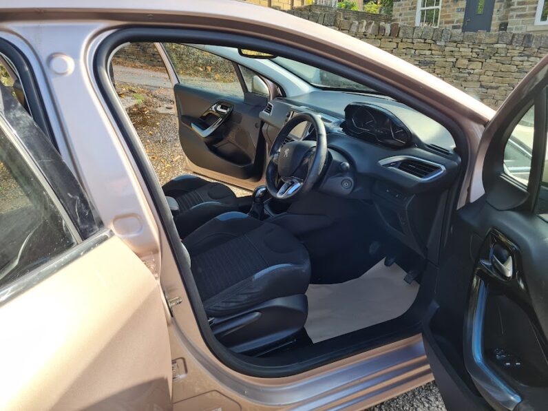 
								Used 2012 Peugeot 208 full									