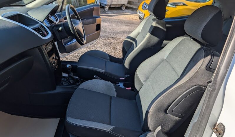 
								Used 2011 Peugeot 207 full									
