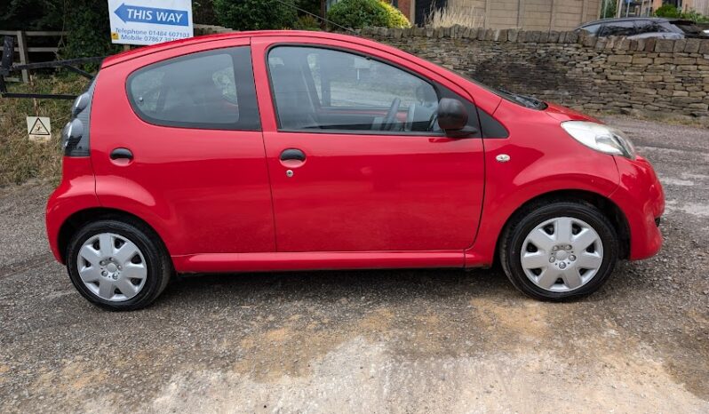 
								Used 2010 Citroen C1 full									
