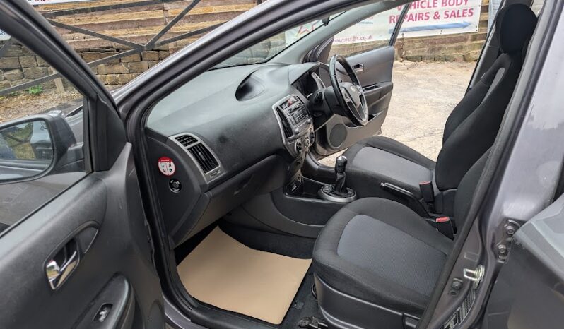 
								Used 2014 Hyundai Elantra full									